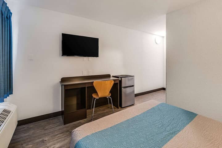 Room 32 of 82
