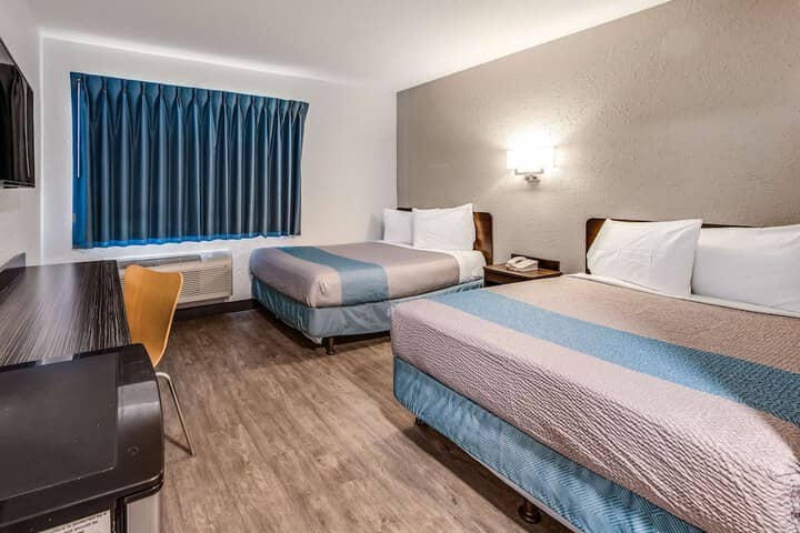Room 34 of 82