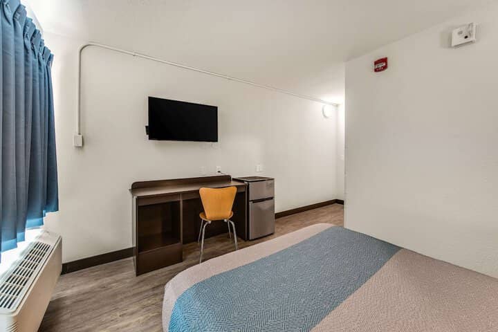 Room 30 of 82